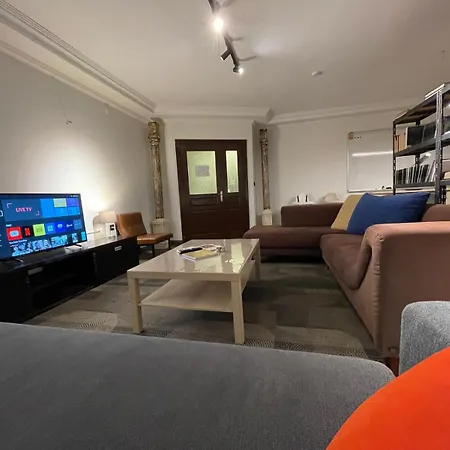 Homelike Apartament *
